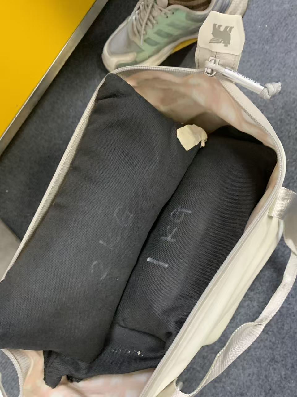 Stuff heavy loads into the bags