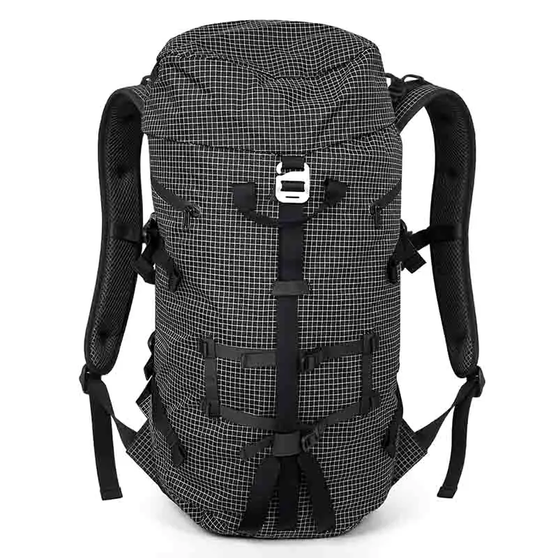 Lehký voděodolný turistický batoh 40L
